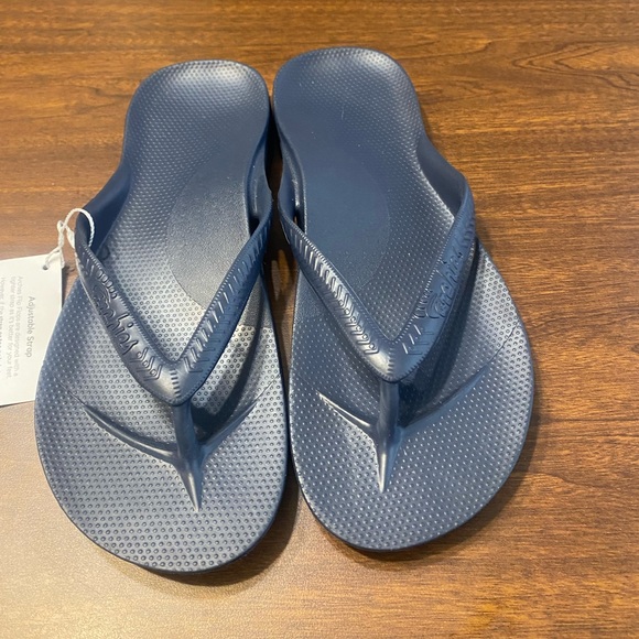 Archies Black Flip Flops Blue
Arch Support woman’s size 6 - Picture 2 of 5
